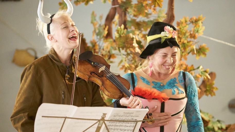 Helsinki Chamber Music Festival photo Jaakko Paarvala in picture Kreeta-Julia Heikkilä & Tarja Nyberg