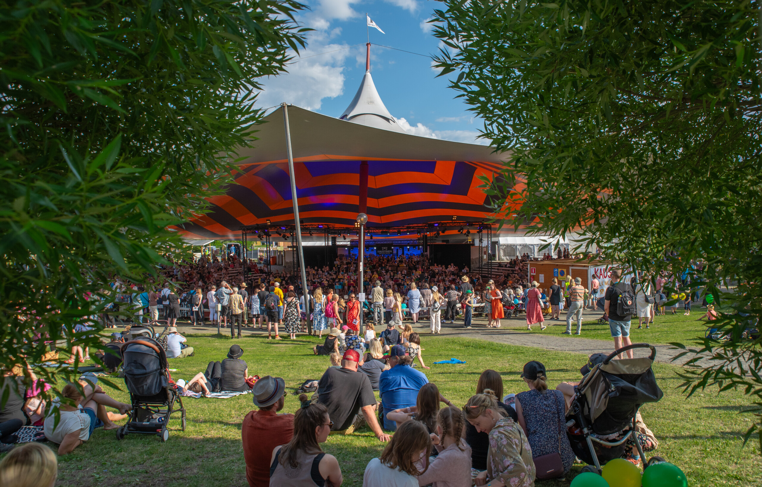 Vuoden festivaali 2024 Kaustinen Folk Music Festival aikoo hurmata